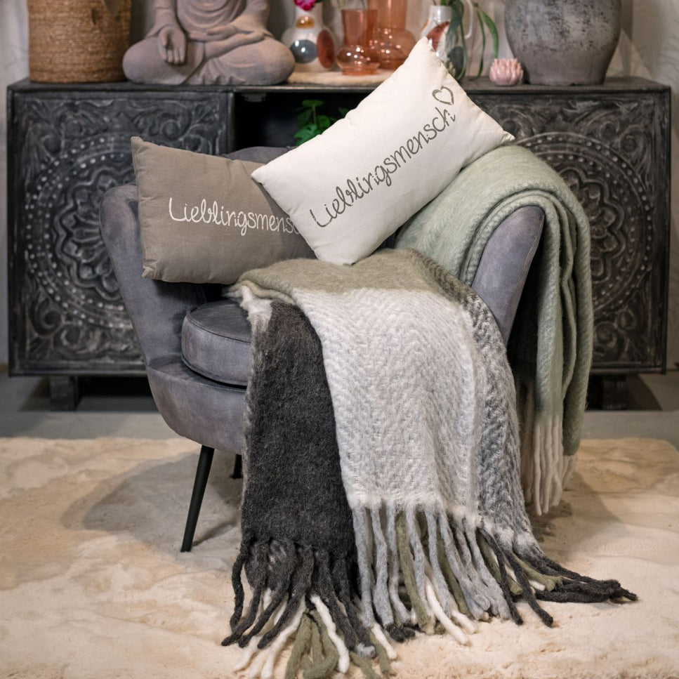 Quilted bedspread made of textile, grey (W/H/D) 130x170x1cm